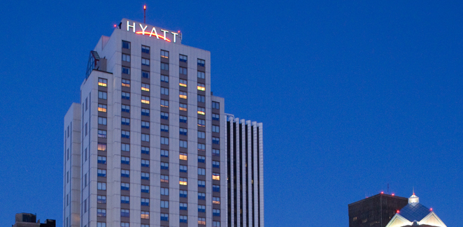 Dusk- Hyatt Regency Rochester (http://rochester.hyatt.com/Multimedia/regency/roche/gallery_120.jpg/jcr:content/renditions/cq5dam.thumbnail.744.415.png> by Hyatt Regency Rochester website (rochester.hyatt.com)